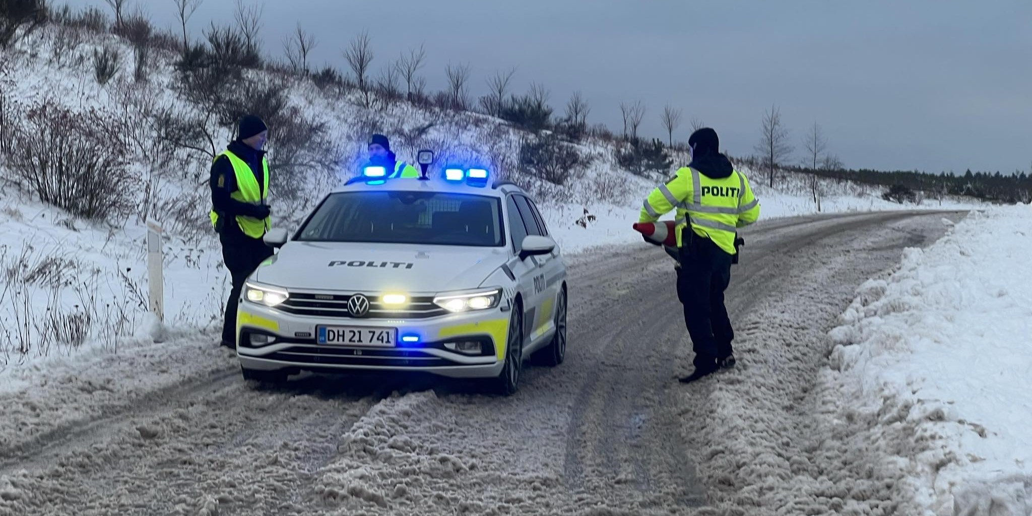 Motorvej helt spærret: Genåbner først i eftermiddag