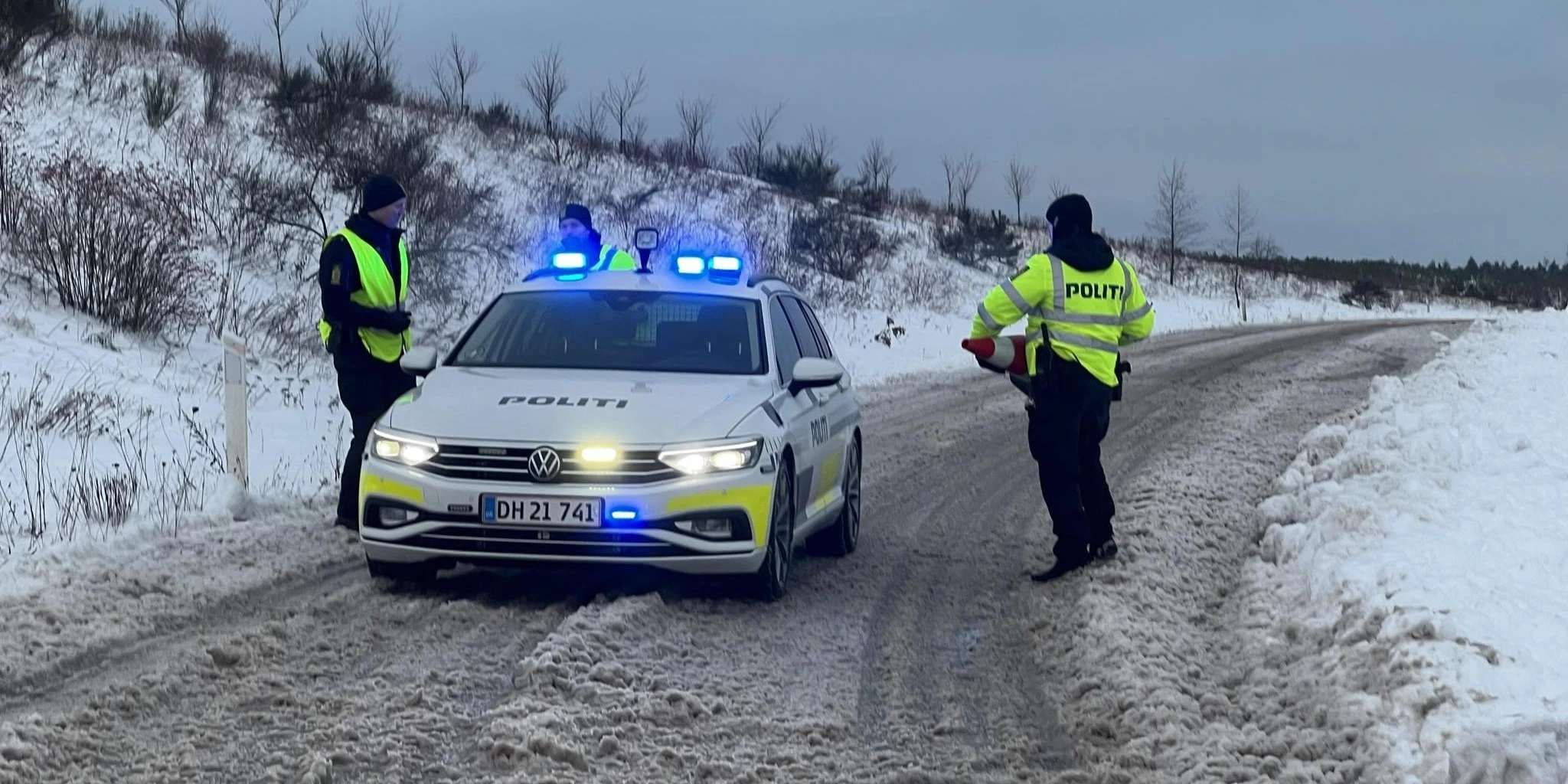 Motorvej helt spærret: Genåbner først i eftermiddag