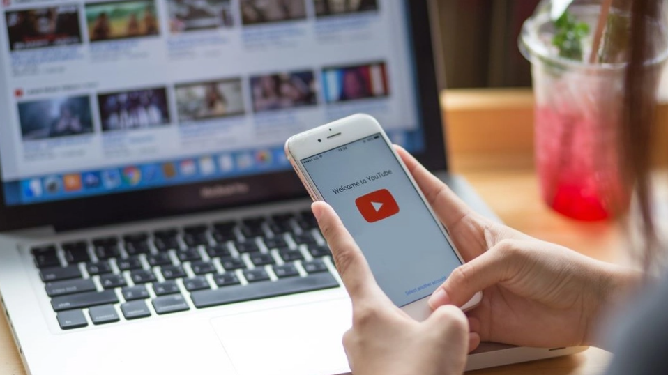 Bruger du YouTube? Så bør du ændre dine indstillinger, hvis du ikke vil risikere at miste adgang