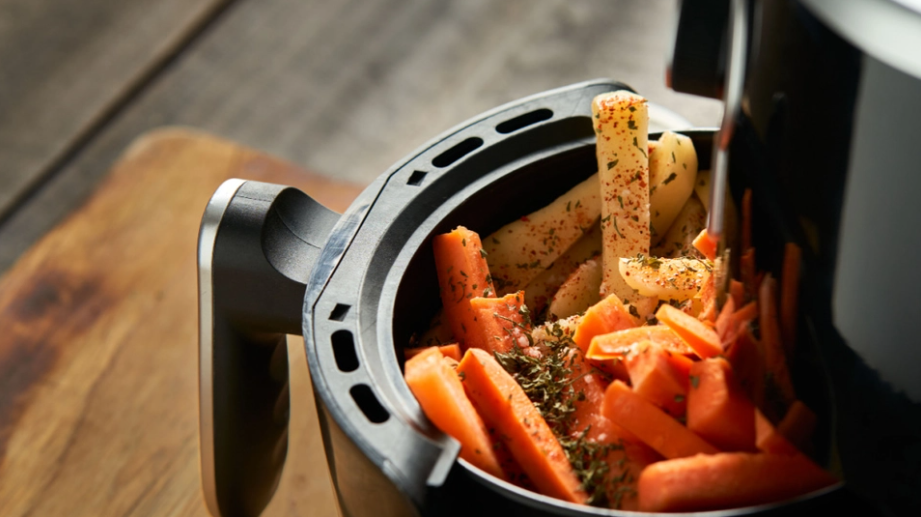Airfryer-ejere påstår, maskinen rengør sig selv med dette trick