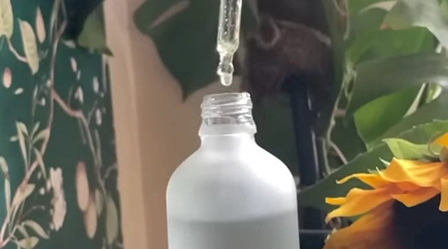 Et glas af dette i vindueskarmen er nok. Myggene vil aldrig vise sig i dit hjem igen.