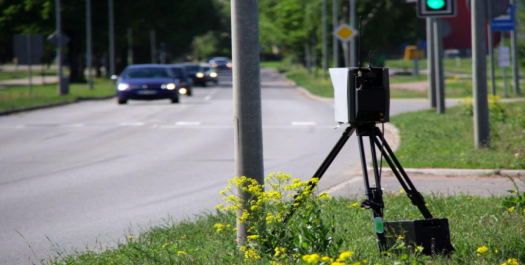 Politiet målte mand i 60’erne til 104 km/t: Derfor får han ikke taget bilen, selvom det var en 50 km/t-zone