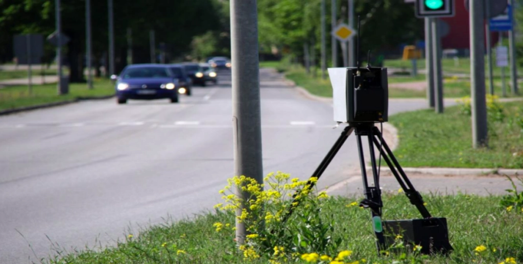Politiet målte mand i 60’erne til 104 km/t: Derfor får han ikke taget bilen, selvom det var en 50 km/t-zone