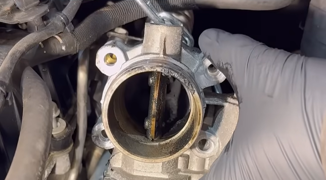 Erfaren mekaniker kalder dette ‘bilens kræftsvulst’: Den er særligt slem i dieselbiler