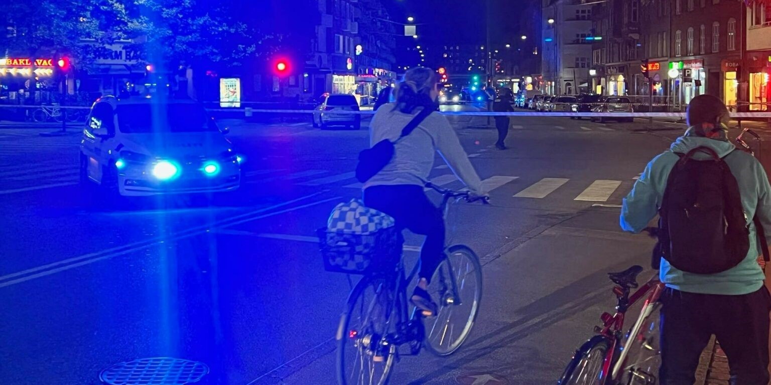 24-årig dræbt af skud, gerningsmænd på fri fod